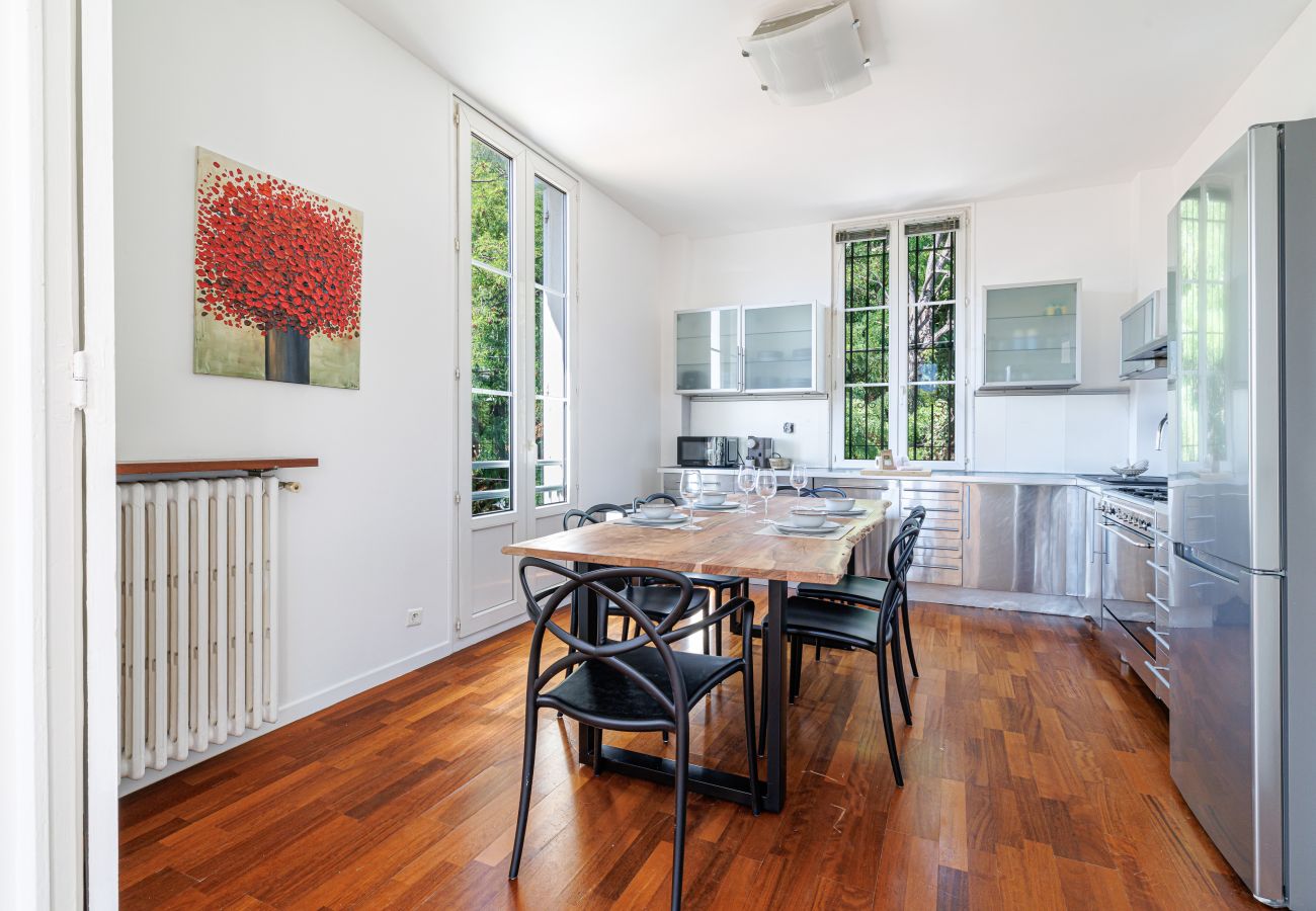 Appartement à Nice - Très Grand 2 Pièces Calme Vue Dégagée
