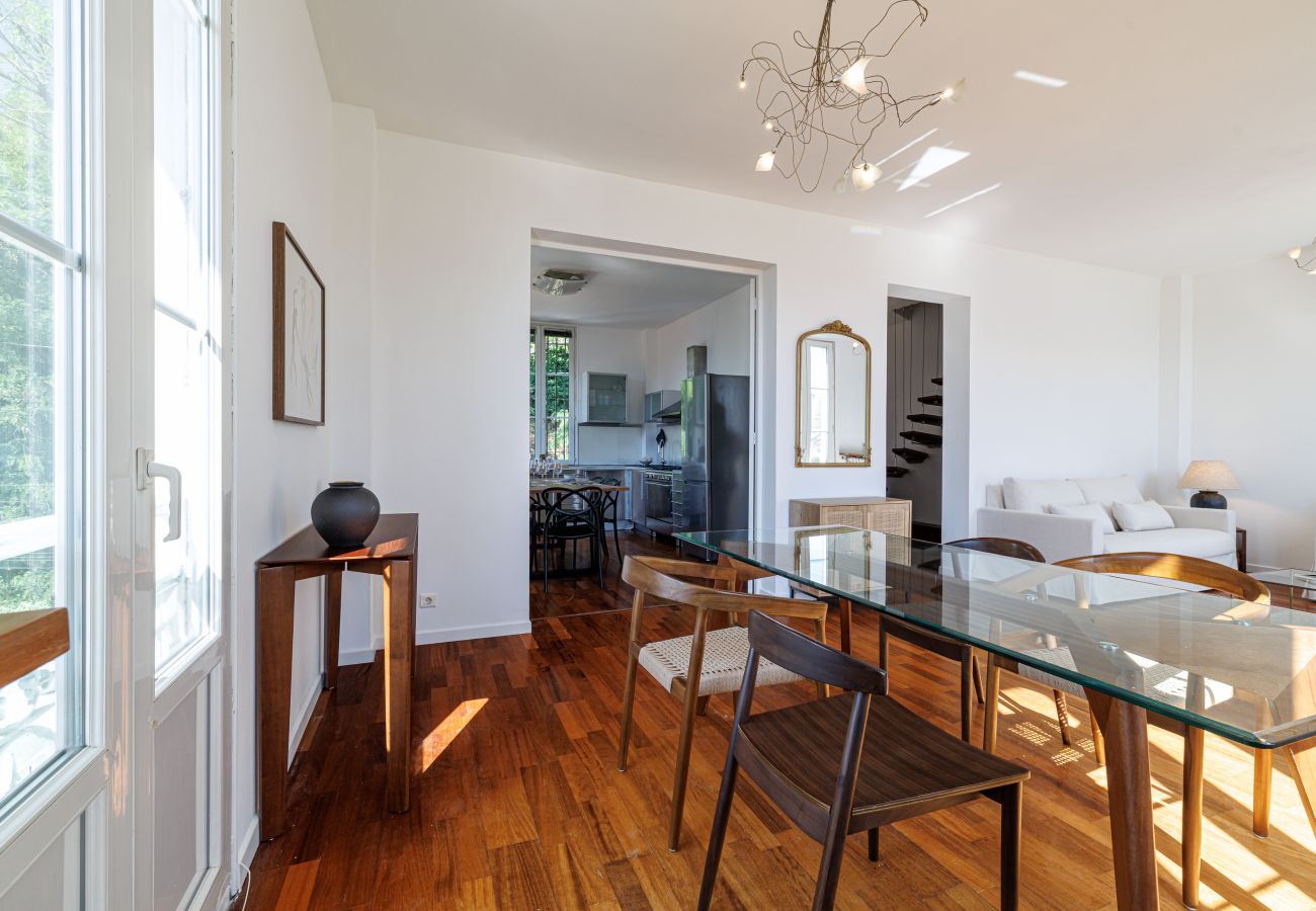 Appartement à Nice - Très Grand 2 Pièces Calme Vue Dégagée