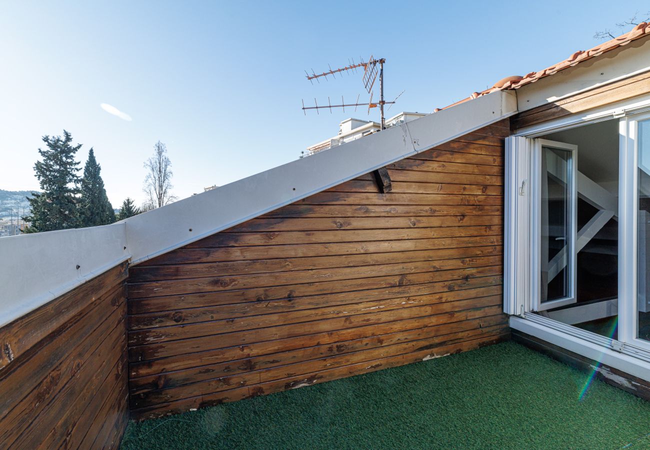 Appartement à Nice - Terrasse Vue Dégagée - Grand 2 Pièces au Calme