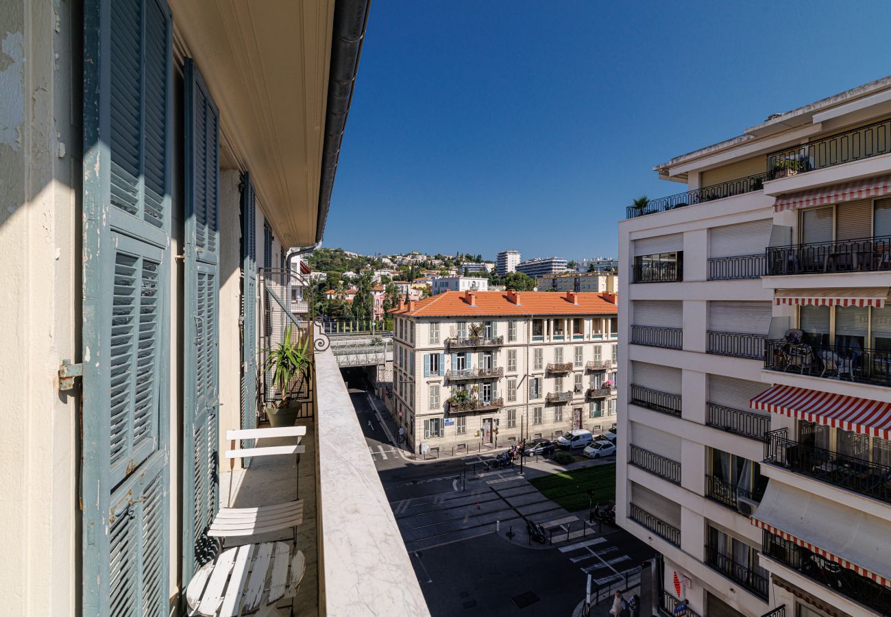 Appartement à Nice - Beau 2 Pièces en bord de Mer
