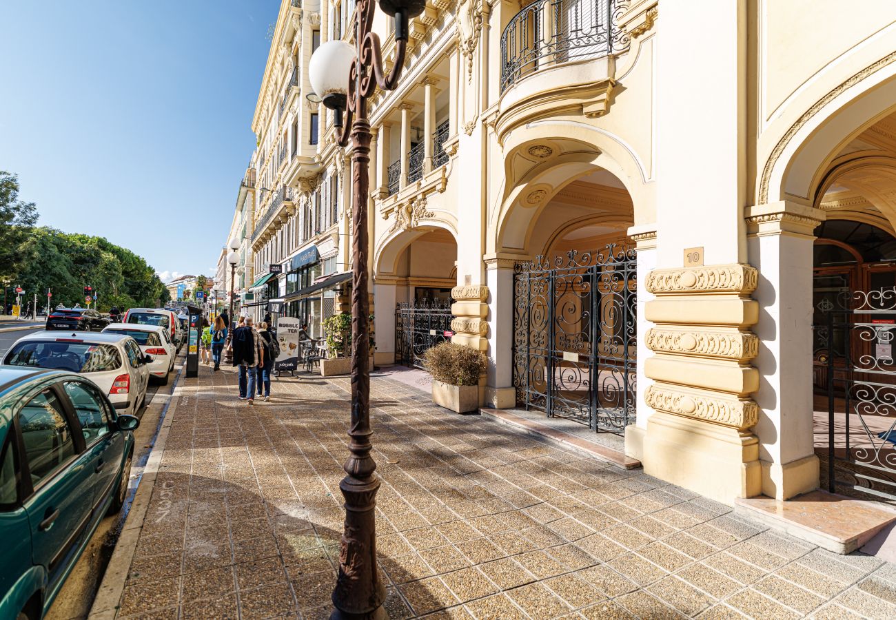 Appartement à Nice - 3 Pièces Ultra Centre - Clim & Balcon