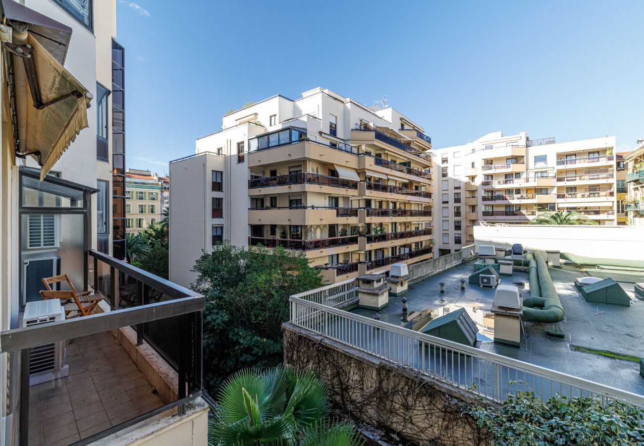 Appartement à Nice - 3 Pièces Ultra Centre - Clim & Balcon