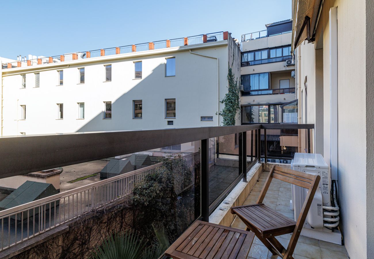 Appartement à Nice - 3 Pièces Ultra Centre - Clim & Balcon