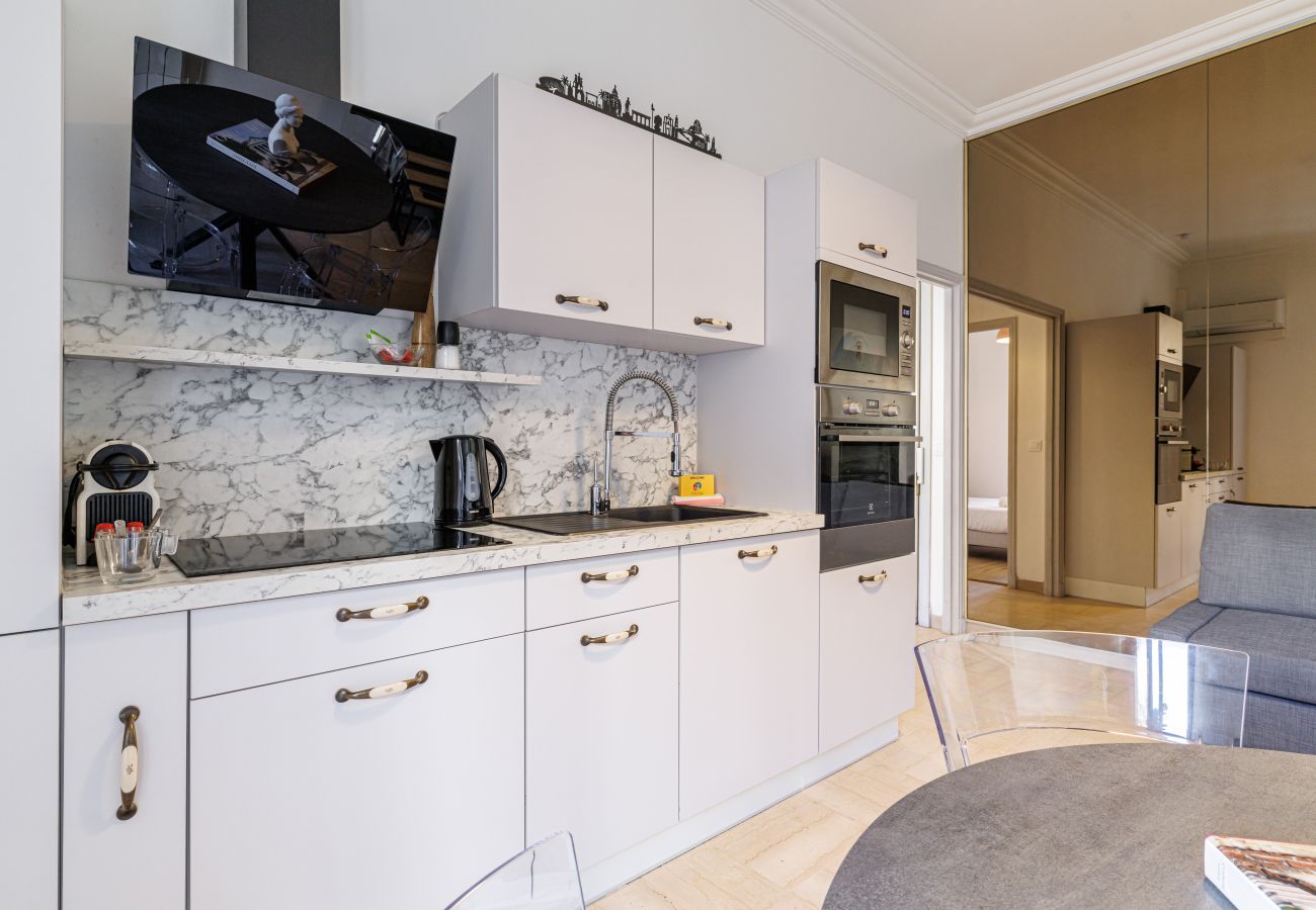 Appartement à Nice - 3 Pièces Ultra Centre - Clim & Balcon