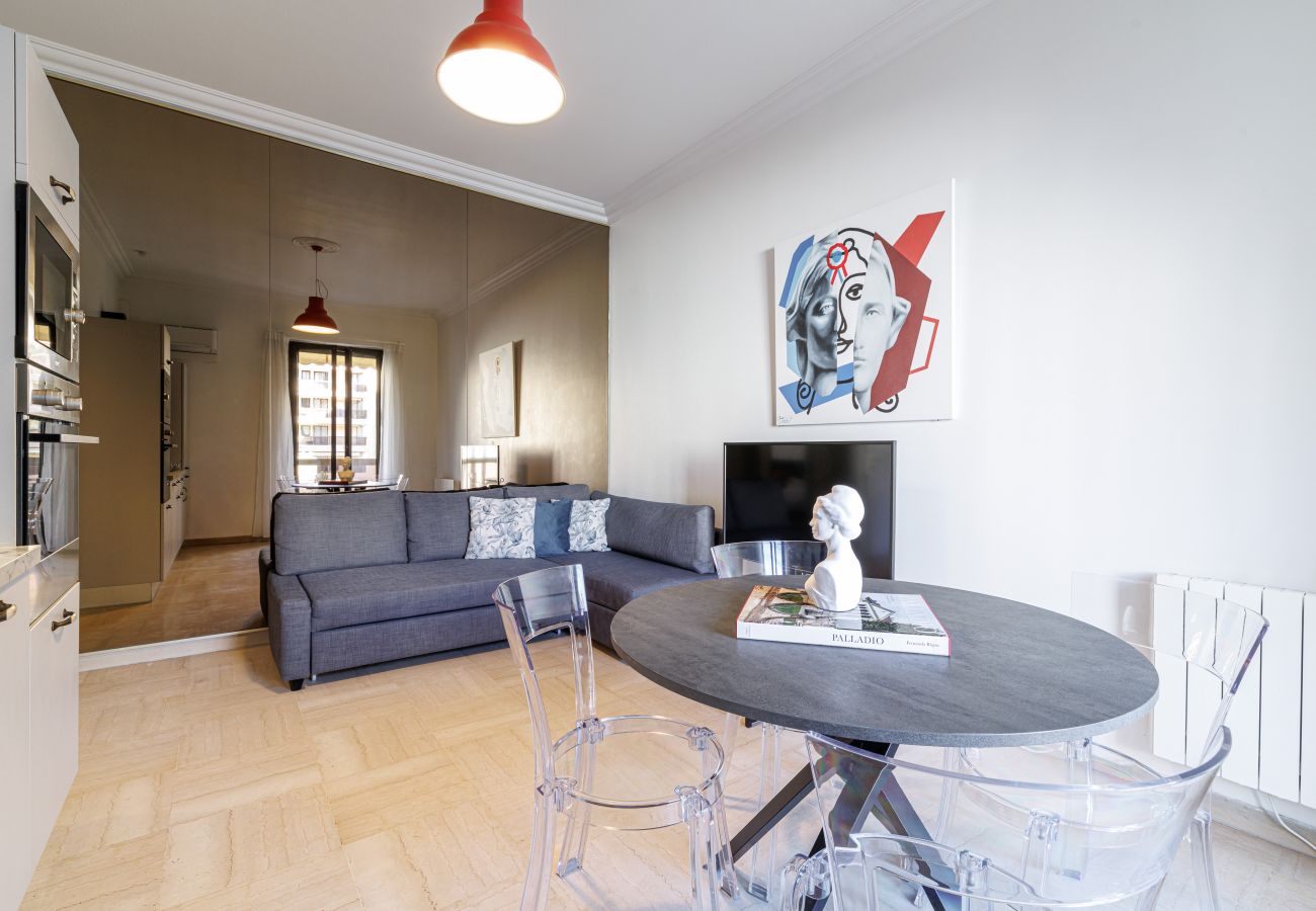 Appartement à Nice - 3 Pièces Ultra Centre - Clim & Balcon