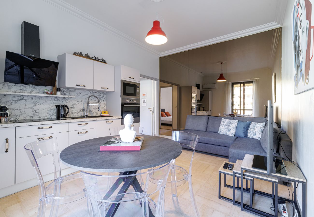 Appartement à Nice - 3 Pièces Ultra Centre - Clim & Balcon