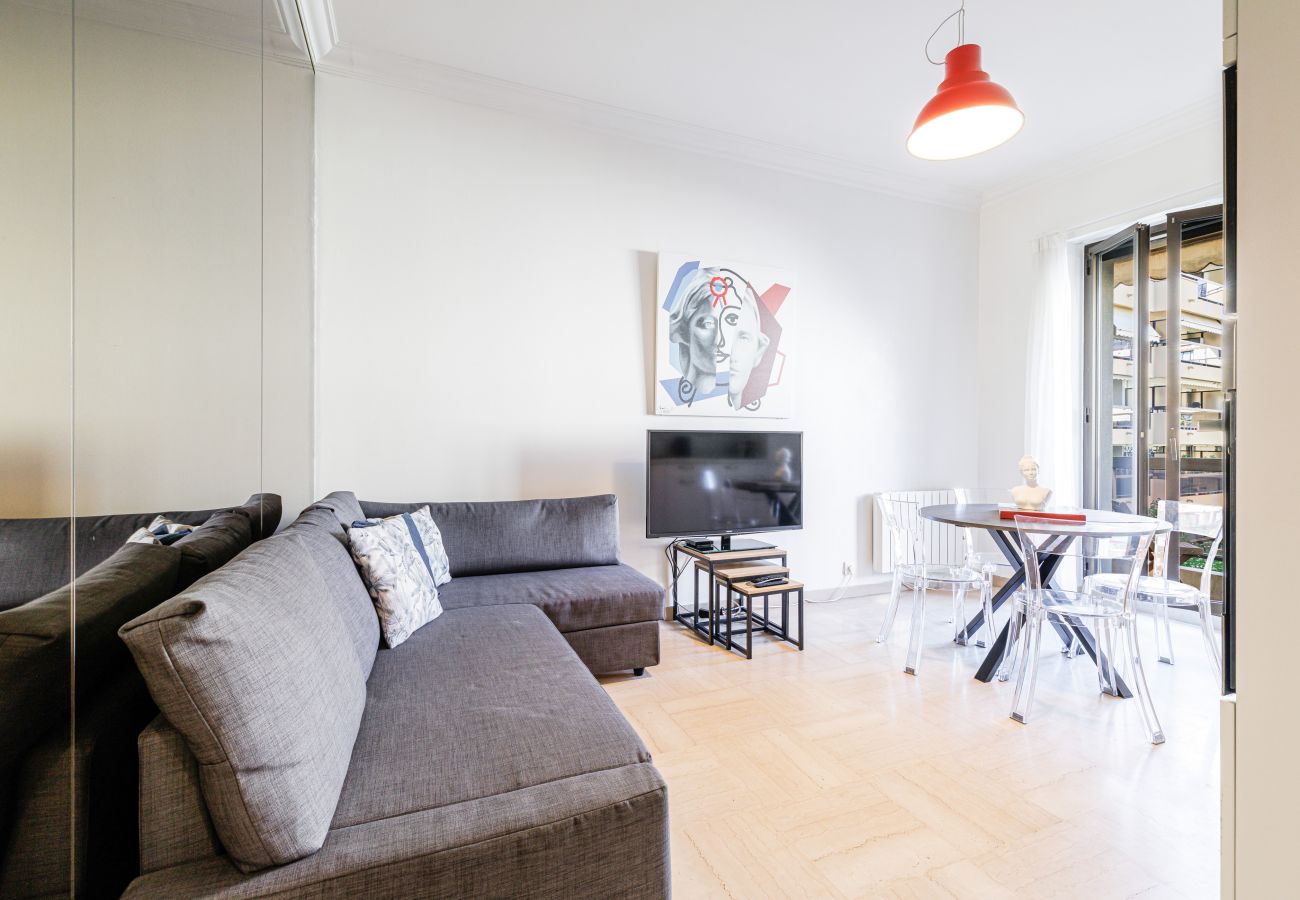 Appartement à Nice - 3 Pièces Ultra Centre - Clim & Balcon