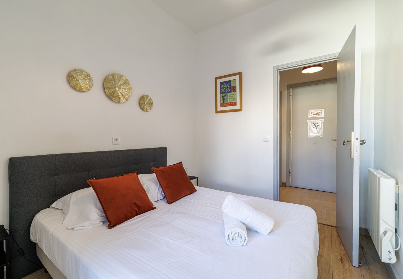 Appartement à Nice - 3 Pièces Ultra Centre - Clim & Balcon