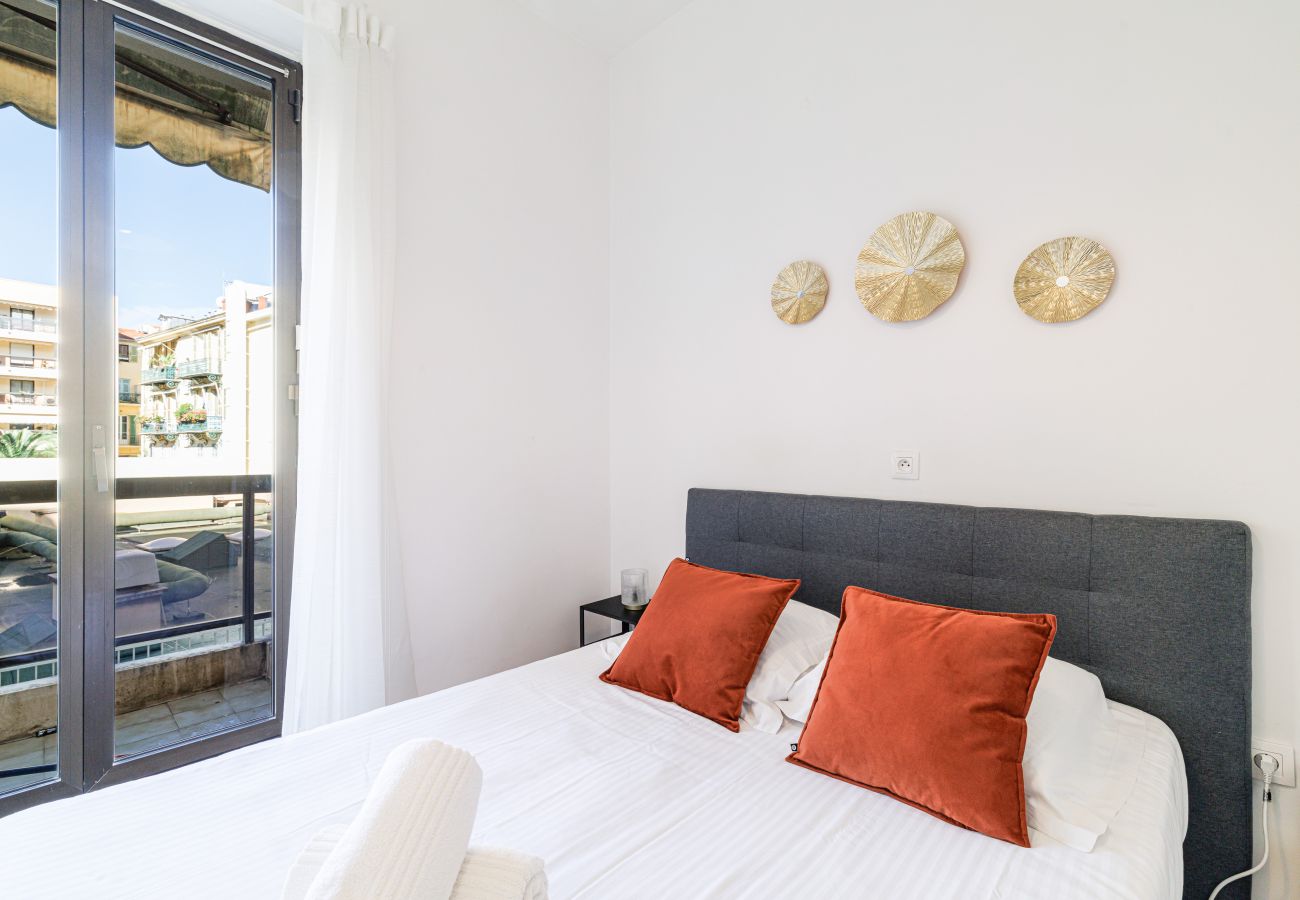Appartement à Nice - 3 Pièces Ultra Centre - Clim & Balcon