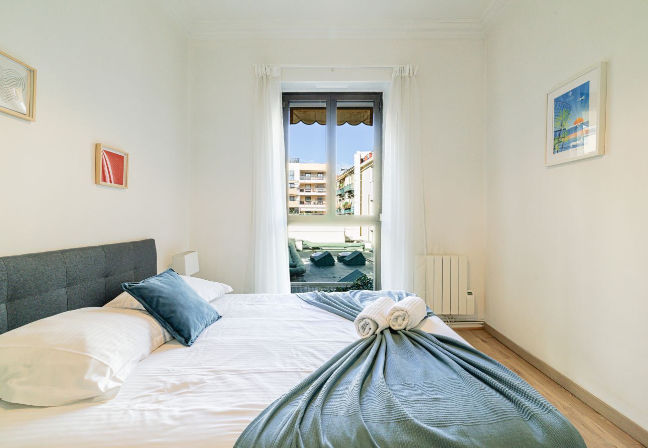 Appartement à Nice - 3 Pièces Ultra Centre - Clim & Balcon