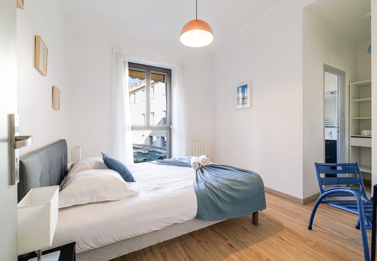 Appartement à Nice - 3 Pièces Ultra Centre - Clim & Balcon