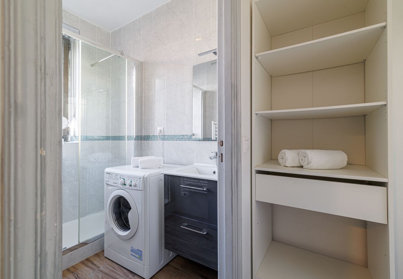 Appartement à Nice - 3 Pièces Ultra Centre - Clim & Balcon