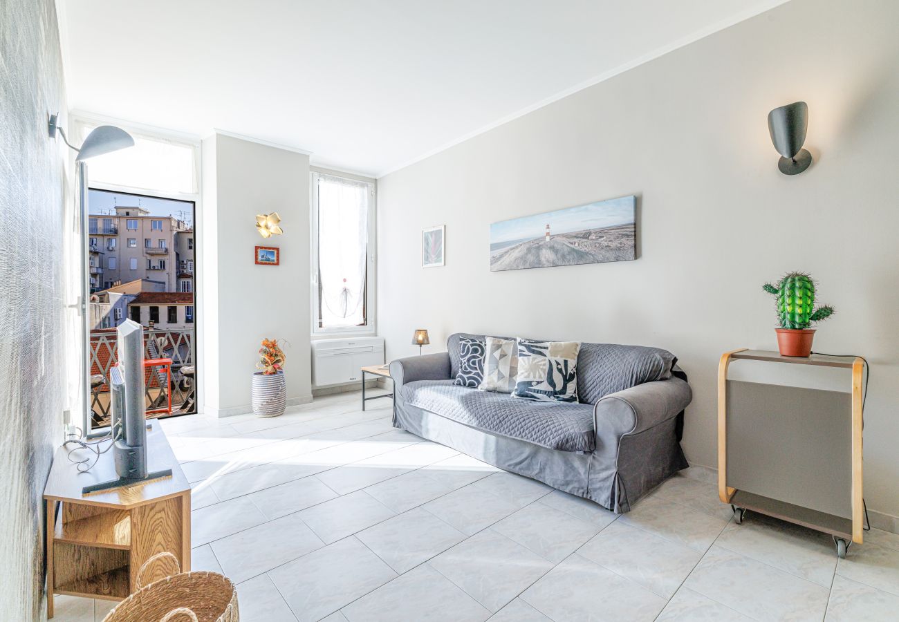 Appartement à Nice - Rue Masséna - 3 pièces au Calme avec Balcon 