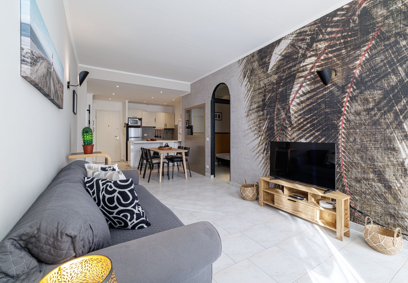 Appartement à Nice - Rue Masséna - 3 pièces au Calme avec Balcon 