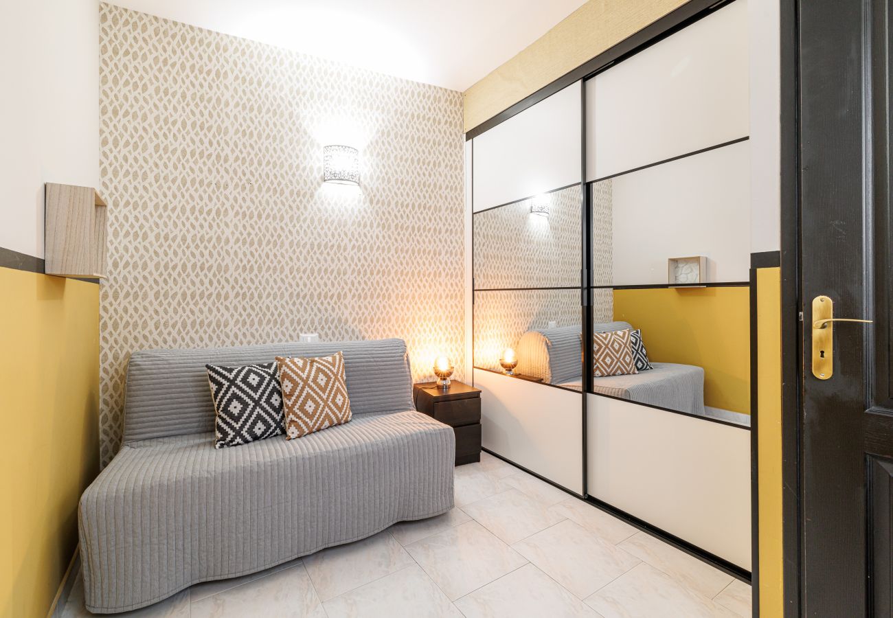 Appartement à Nice - Rue Masséna - 3 pièces au Calme avec Balcon 