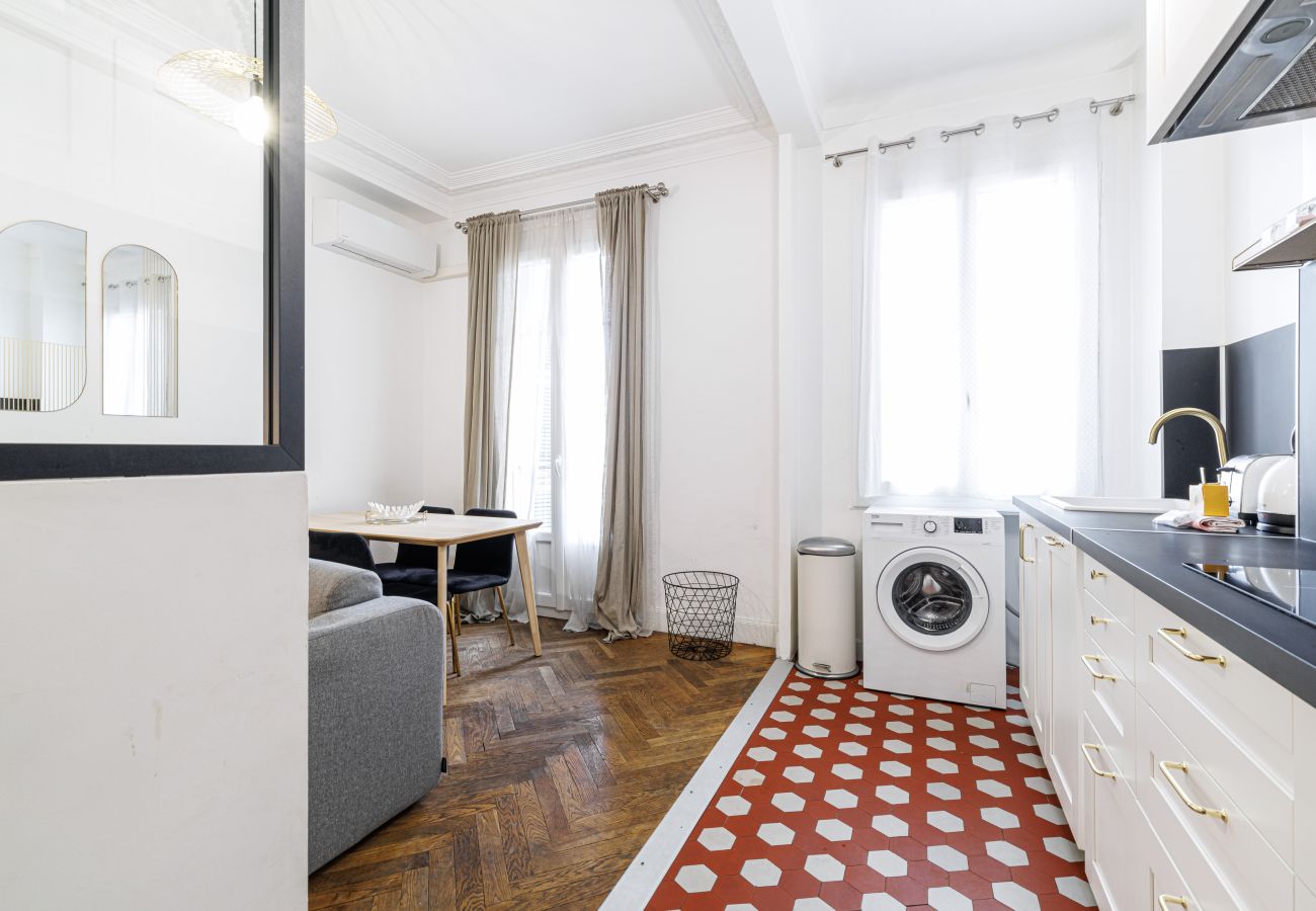 Appartement à Nice - Grand 3 Pièces en Centre Ville proche Gare