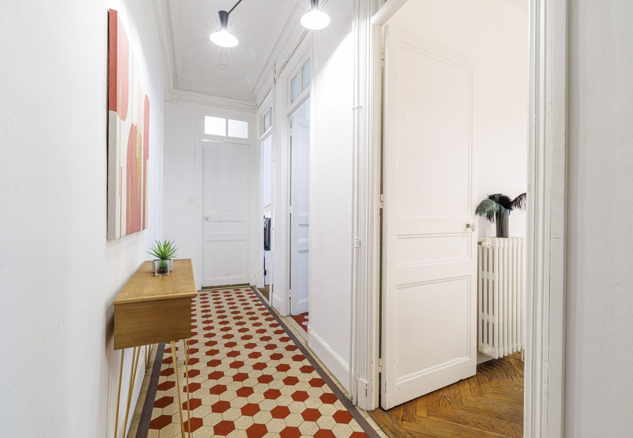 Appartement à Nice - Grand 3 Pièces en Centre Ville proche Gare