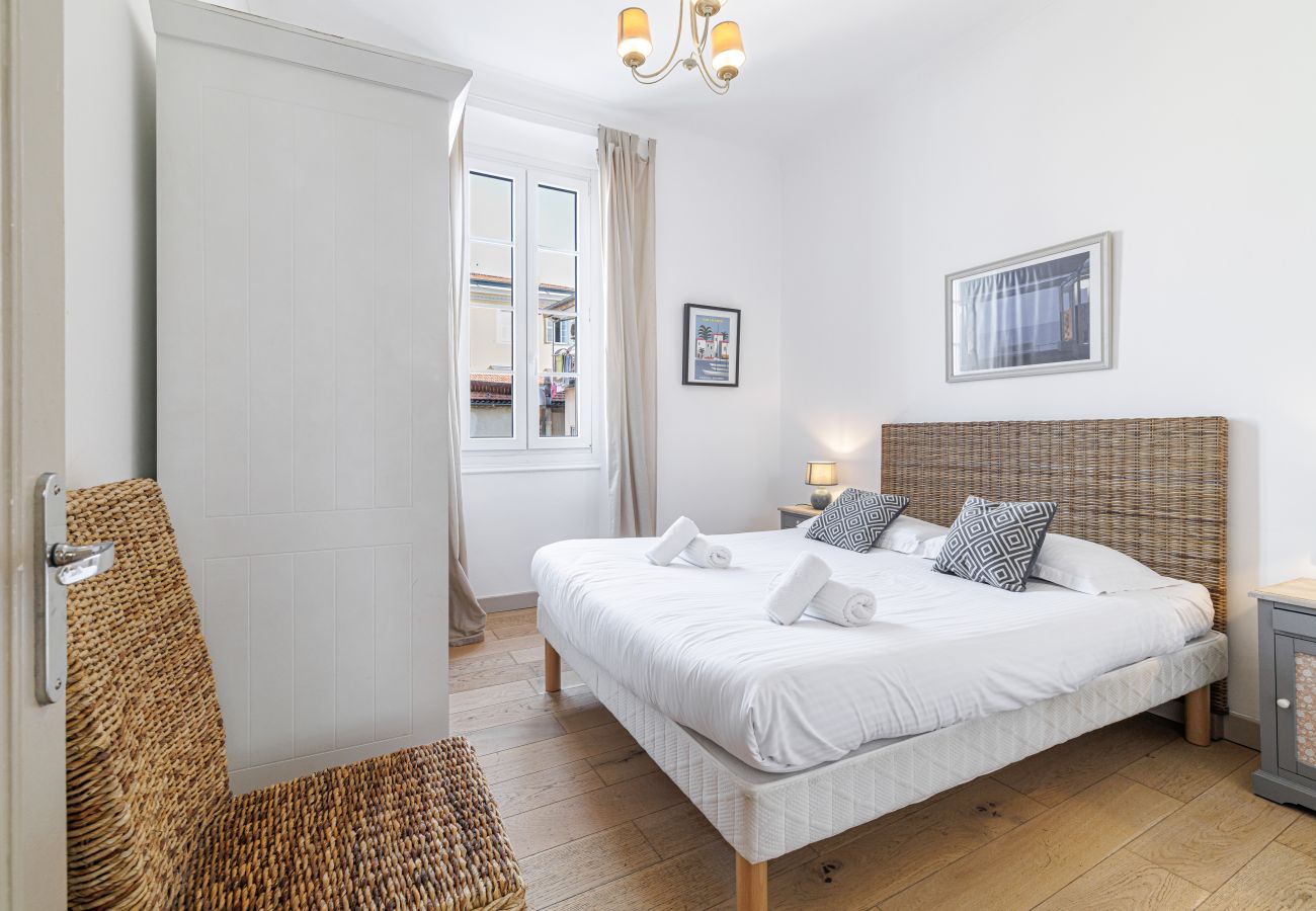 Appartement à Nice - Grand 4 Pièces Central Climatisé - Carré d'Or