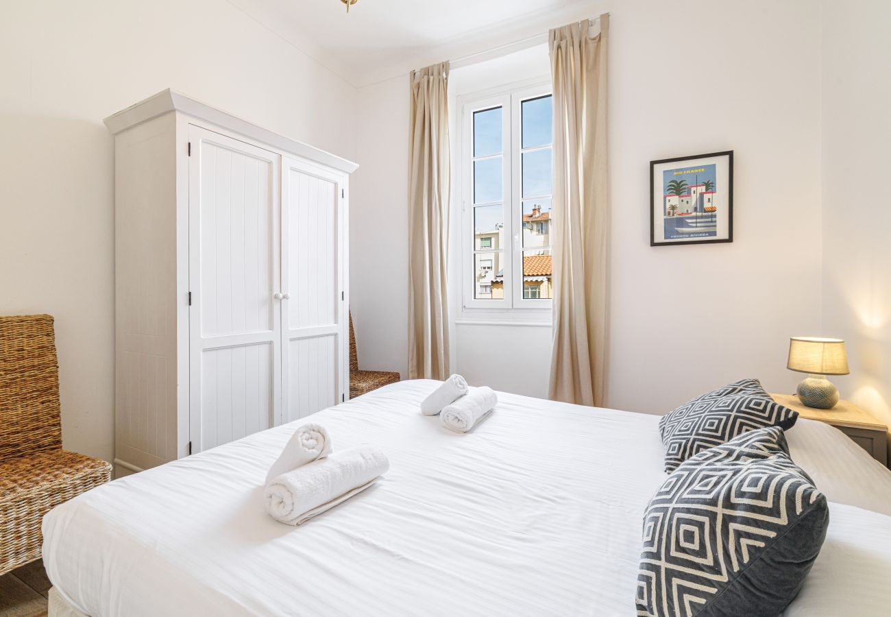 Appartement à Nice - Grand 4 Pièces Central Climatisé - Carré d'Or