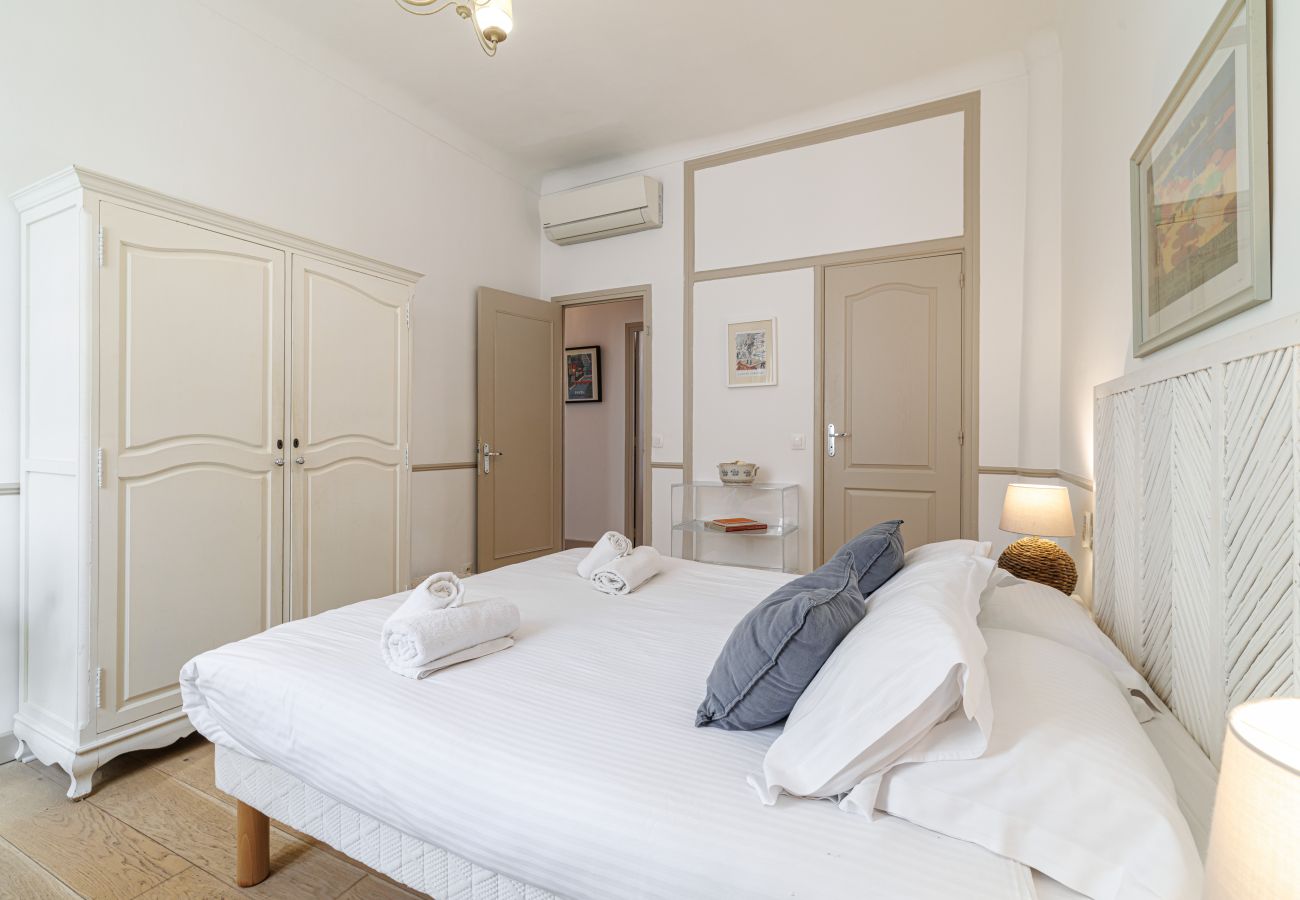 Appartement à Nice - Grand 4 Pièces Central Climatisé - Carré d'Or
