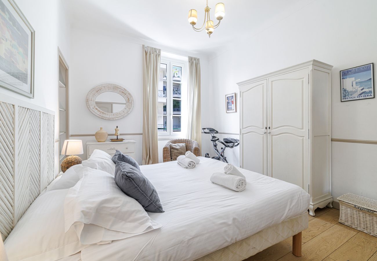 Appartement à Nice - Grand 4 Pièces Central Climatisé - Carré d'Or