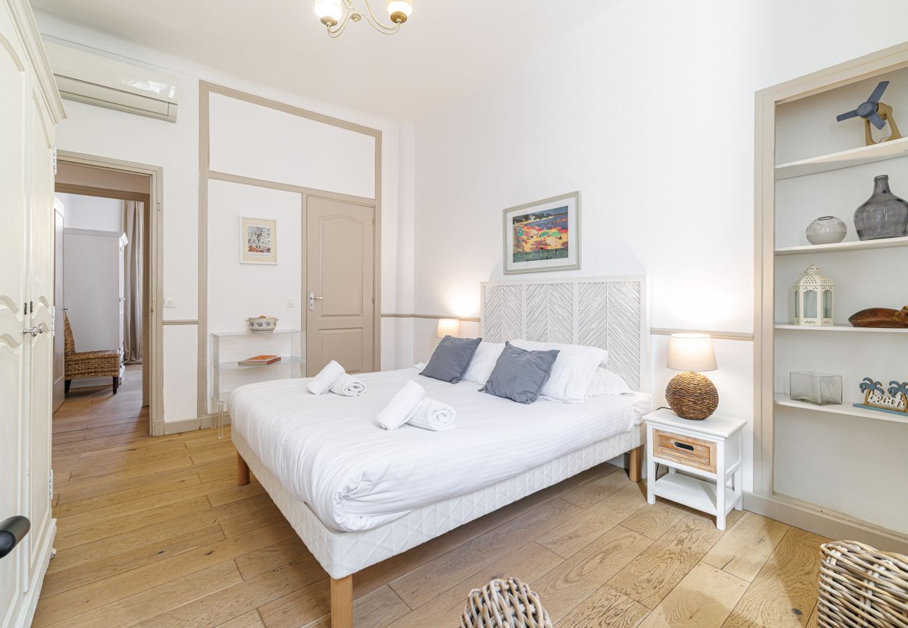 Appartement à Nice - Grand 4 Pièces Central Climatisé - Carré d'Or