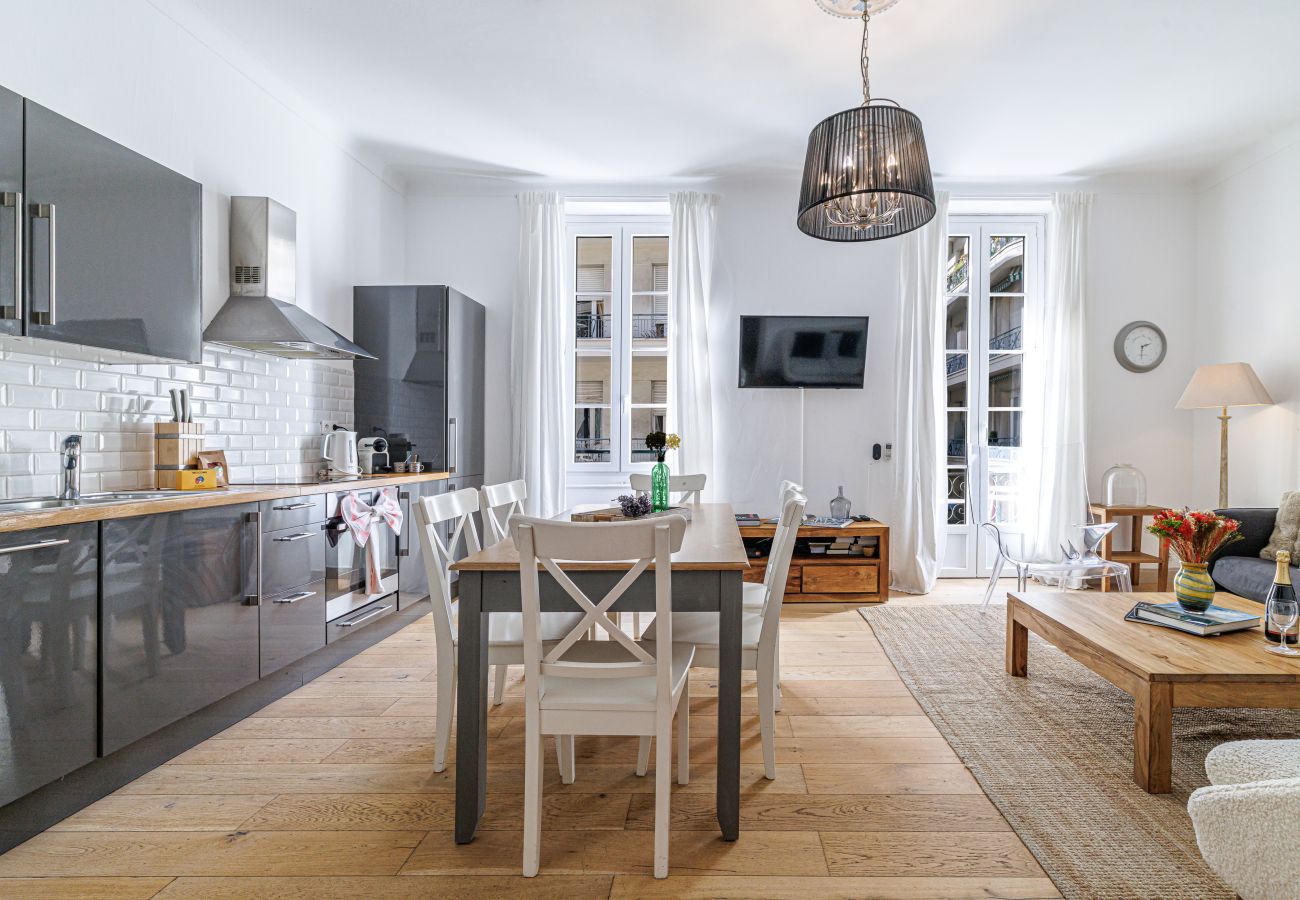 Appartement à Nice - Grand 4 Pièces Central Climatisé - Carré d'Or