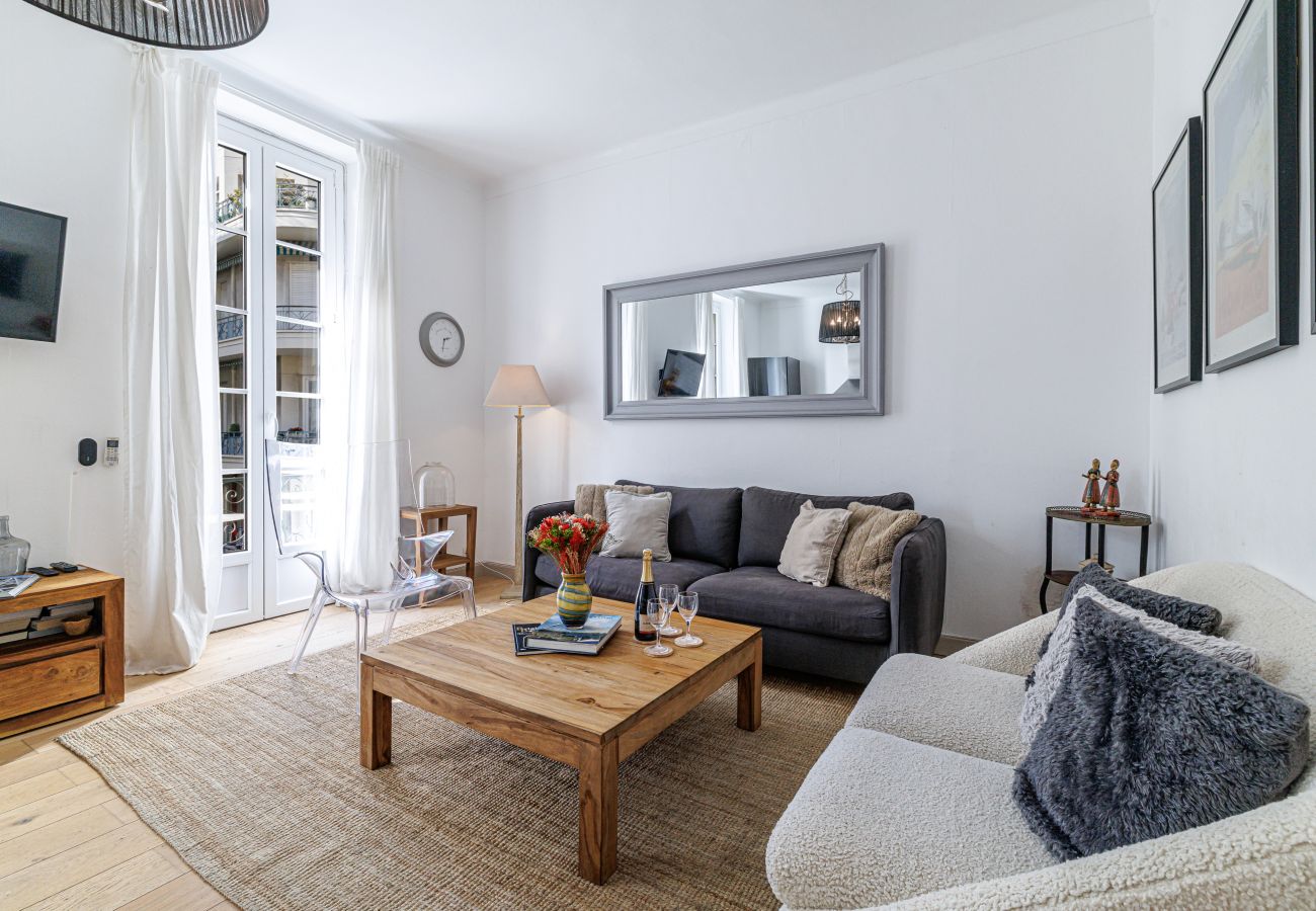 Appartement à Nice - Grand 4 Pièces Central Climatisé - Carré d'Or