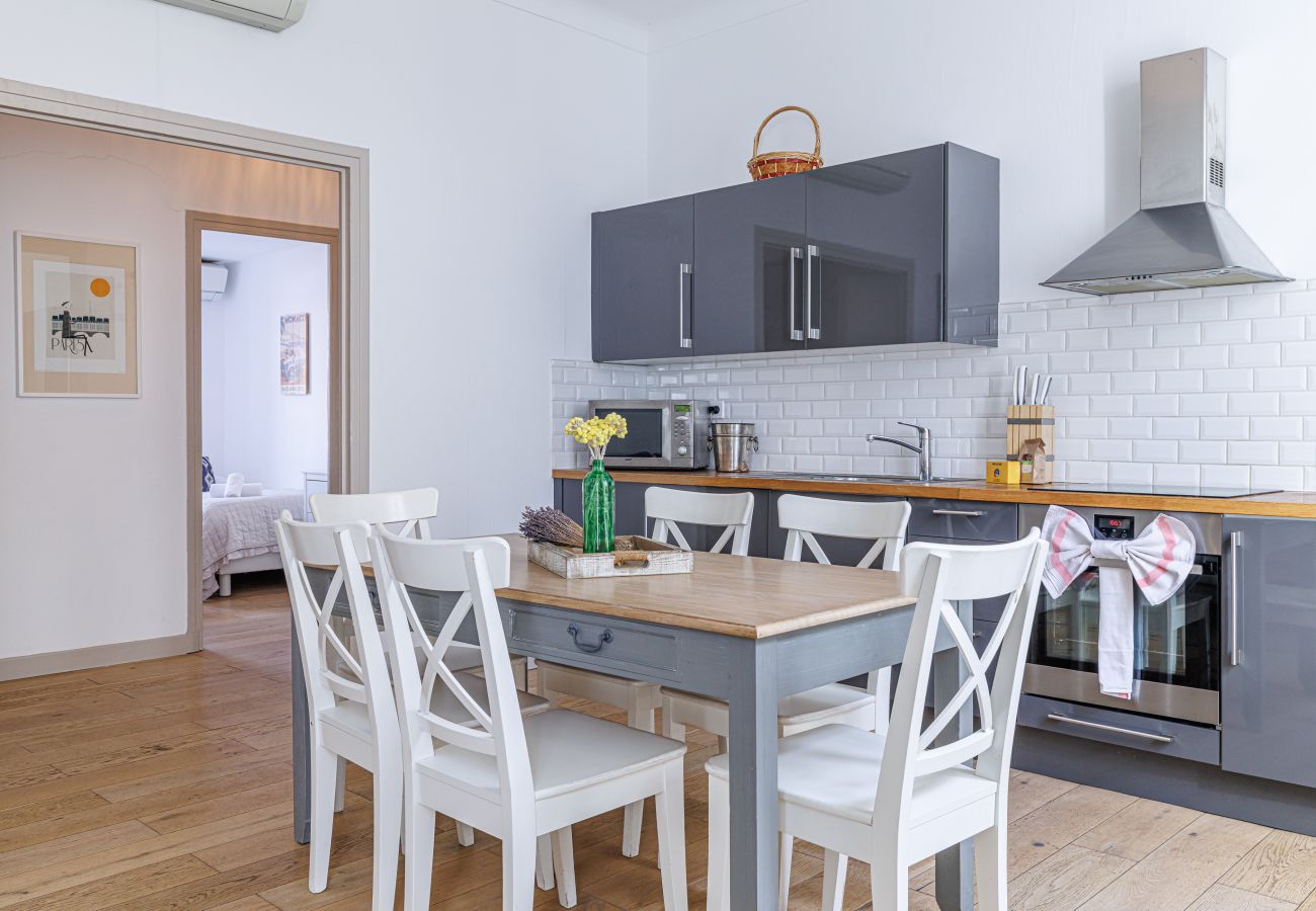 Appartement à Nice - Grand 4 Pièces Central Climatisé - Carré d'Or