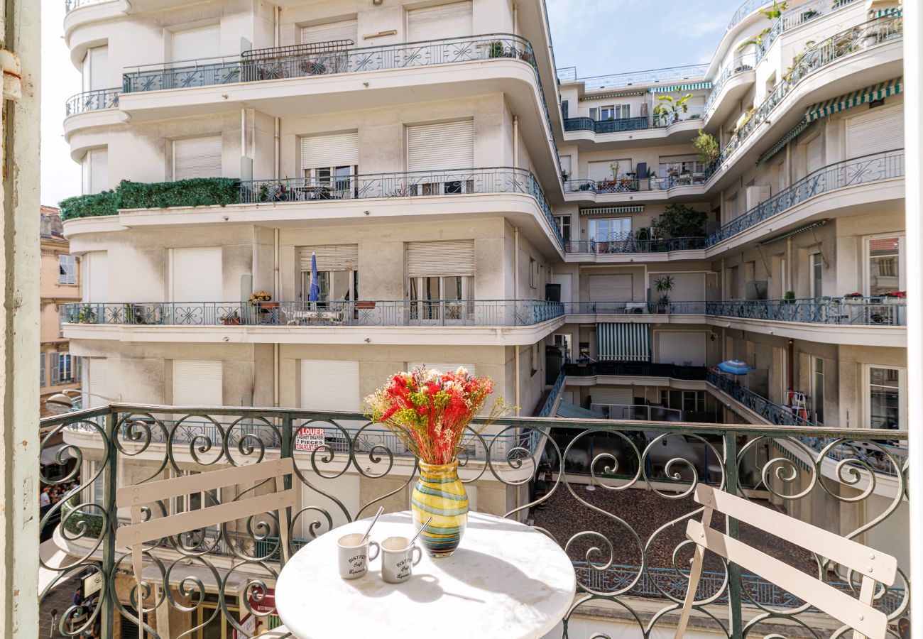 Appartement à Nice - Grand 4 Pièces Central Climatisé - Carré d'Or