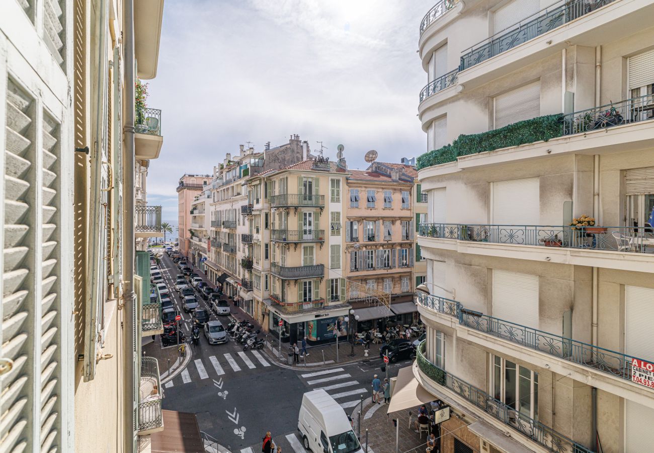 Appartement à Nice - Grand 4 Pièces Central Climatisé - Carré d'Or