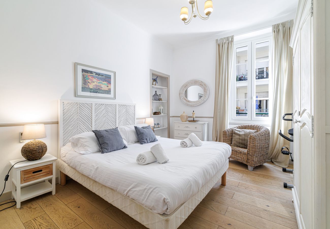 Appartement à Nice - Grand 4 Pièces Central Climatisé - Carré d'Or