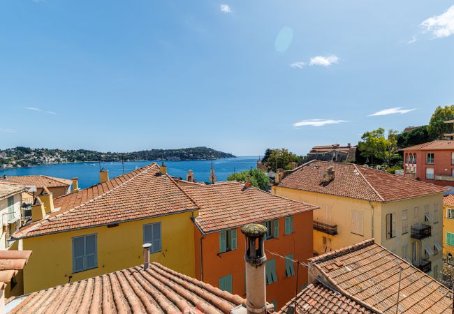  à Villefranche-sur-Mer - Dernier étage et Vue Mer dans la Vieille Ville
