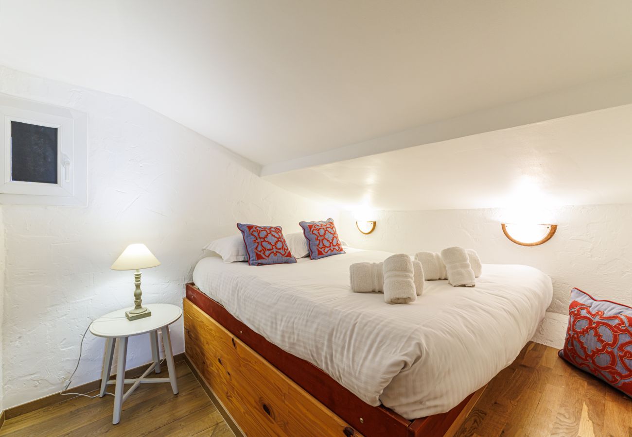 Appartement à Villefranche-sur-Mer - Dernier étage et Vue Mer dans la Vieille Ville