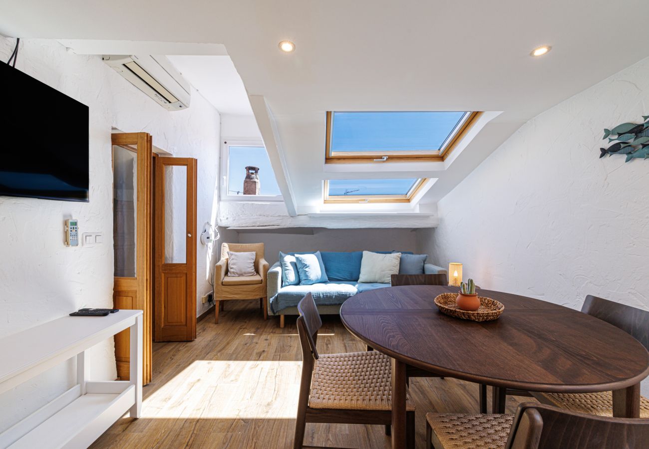 Appartement à Villefranche-sur-Mer - Dernier étage et Vue Mer dans la Vieille Ville