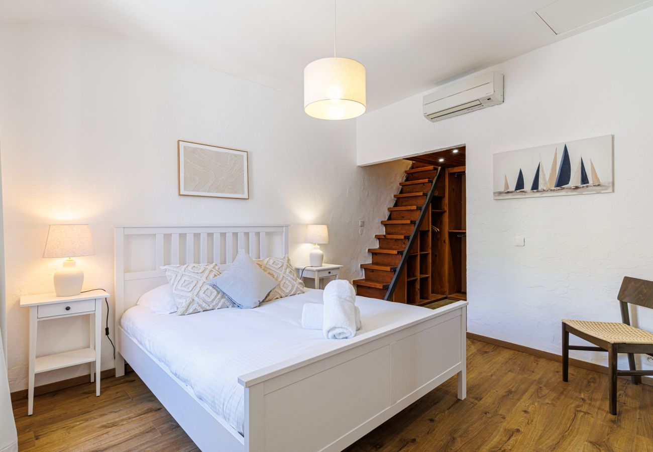 Appartement à Villefranche-sur-Mer - Dernier étage et Vue Mer dans la Vieille Ville