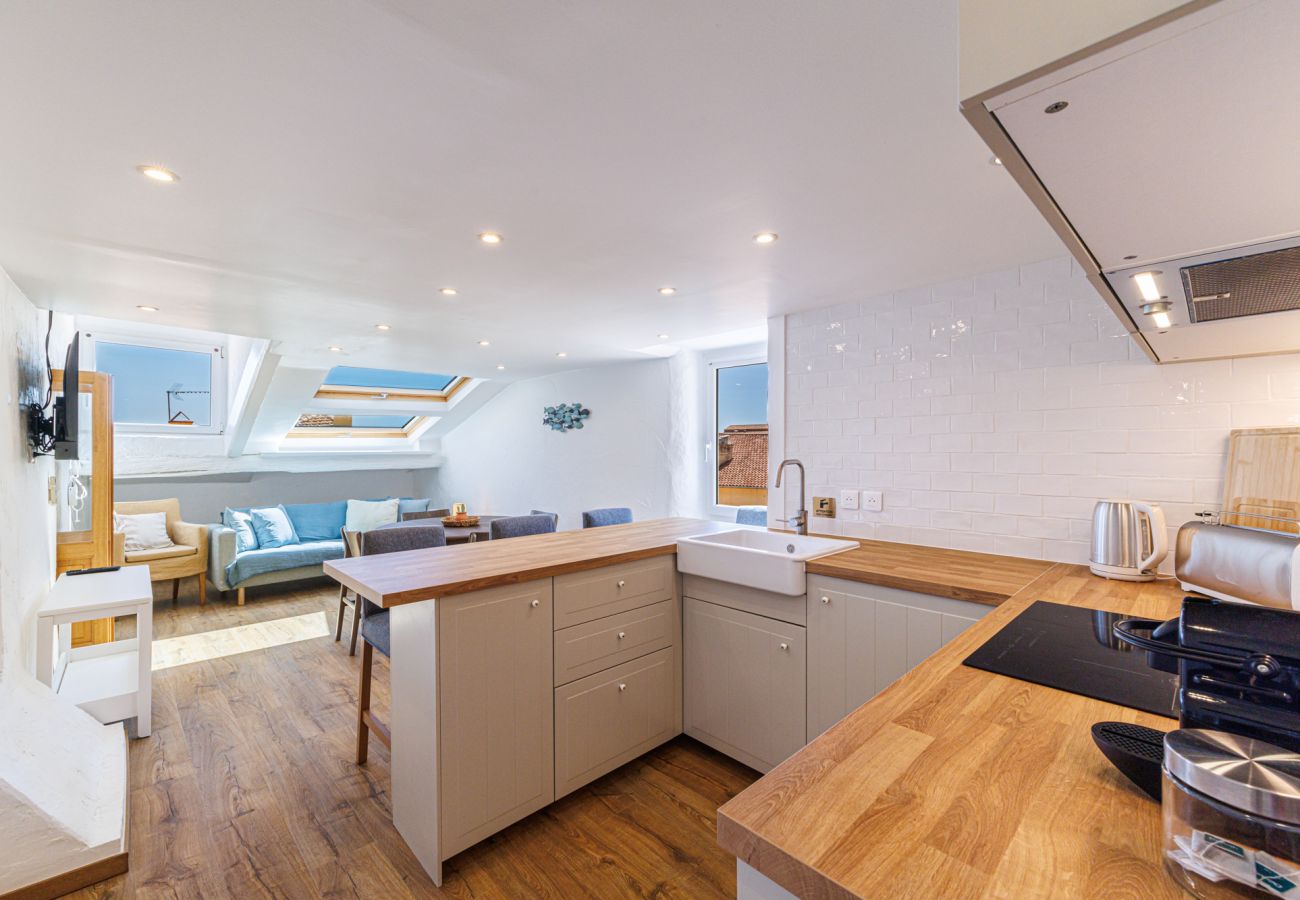 Appartement à Villefranche-sur-Mer - Dernier étage et Vue Mer dans la Vieille Ville