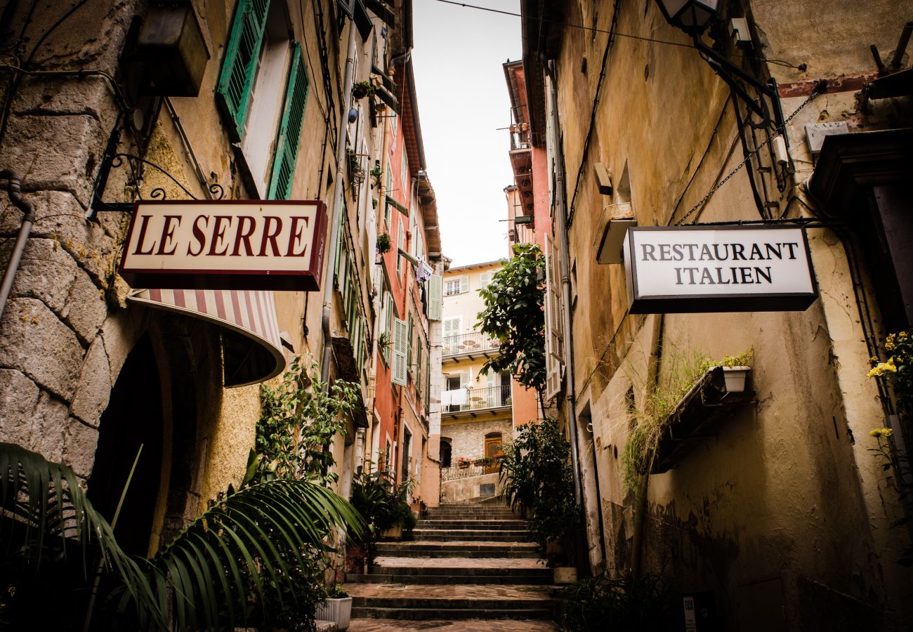 Appartement à Villefranche-sur-Mer - Dernier étage et Vue Mer dans la Vieille Ville