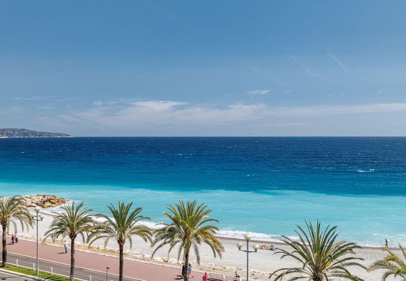 Appartement à Nice - Vue Mer Panoramique 2 Pièces Promenade des Anglais