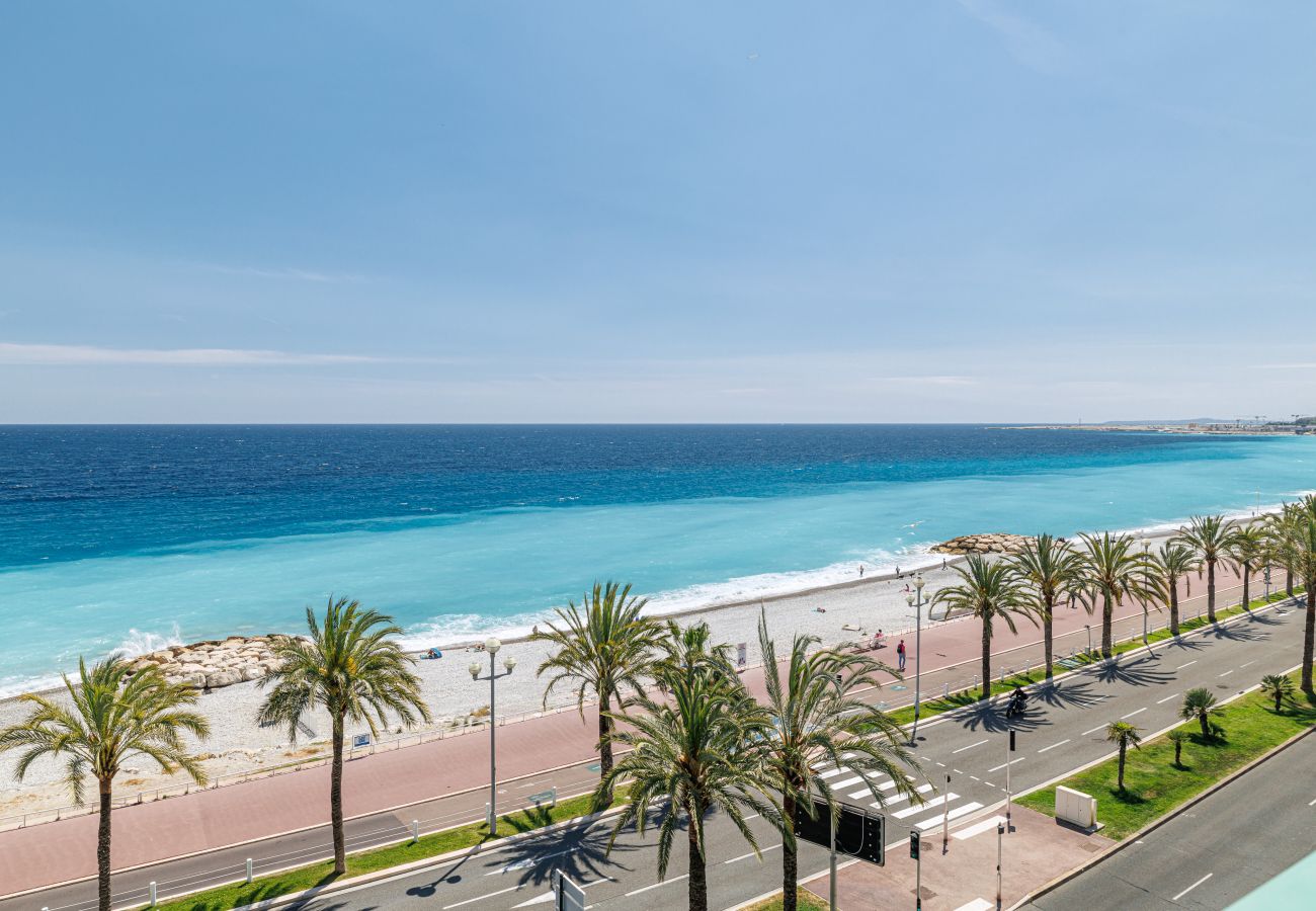 Appartement à Nice - Vue Mer Panoramique 2 Pièces Promenade des Anglais
