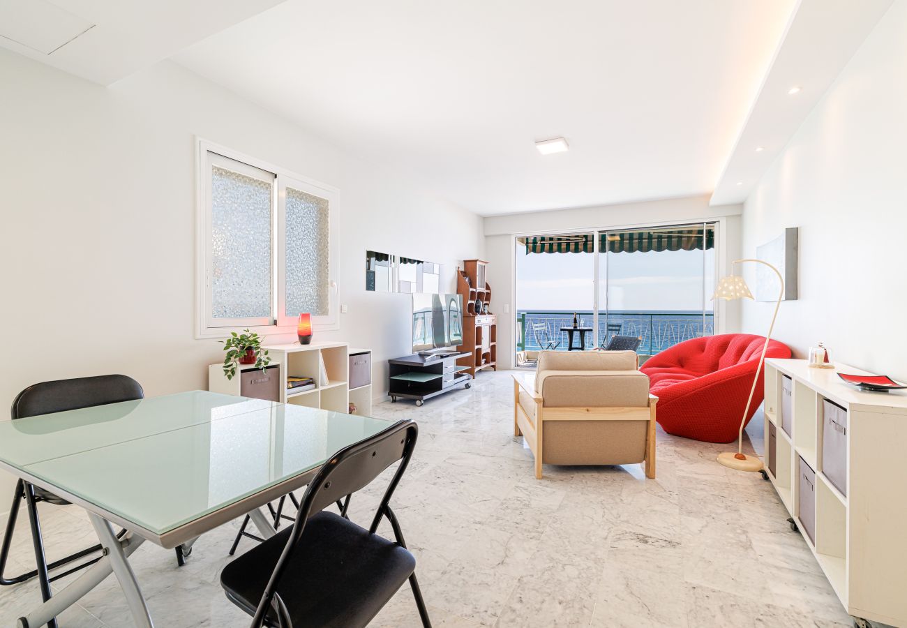 Appartement à Nice - Vue Mer Panoramique 2 Pièces Promenade des Anglais