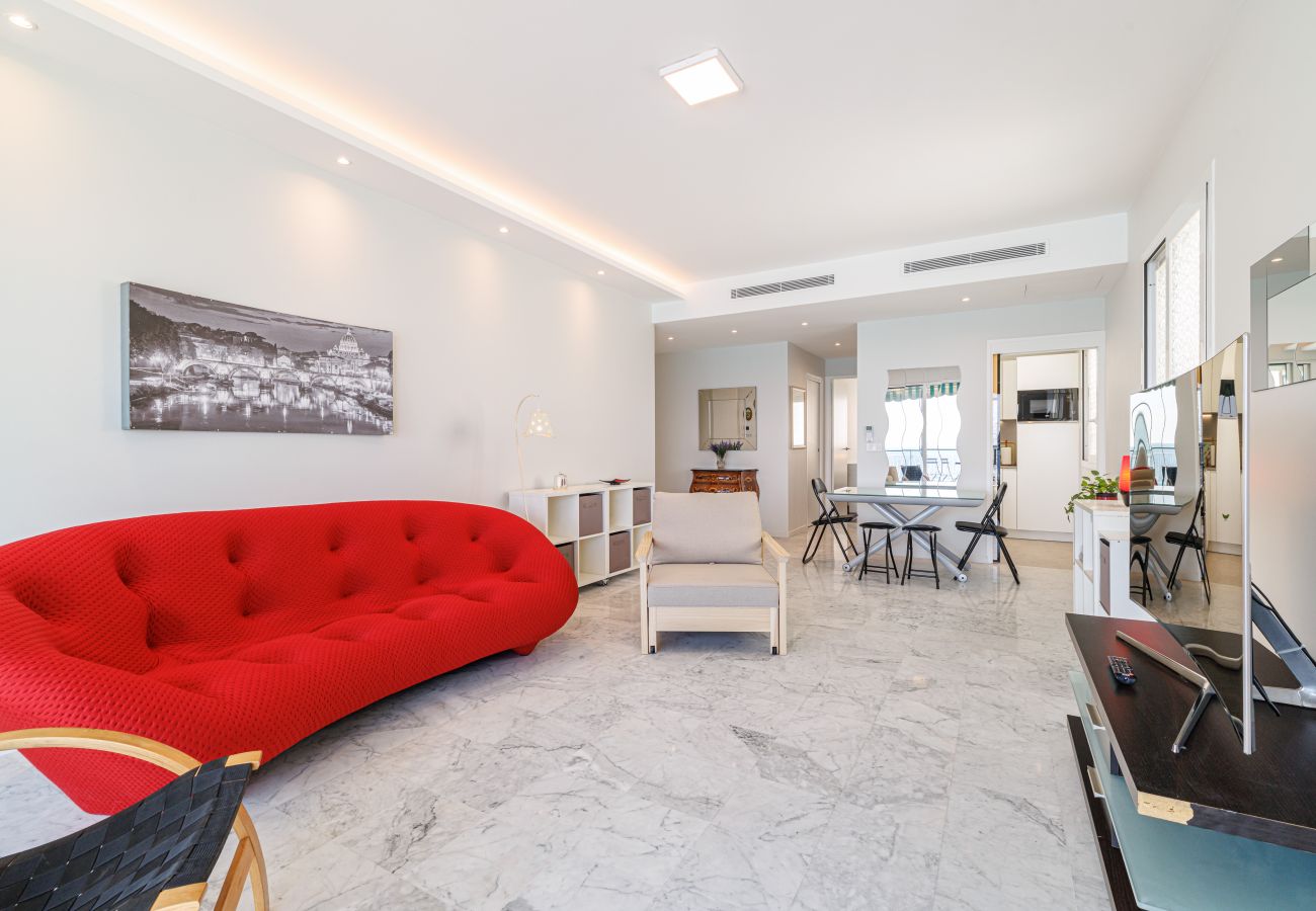 Appartement à Nice - Vue Mer Panoramique 2 Pièces Promenade des Anglais