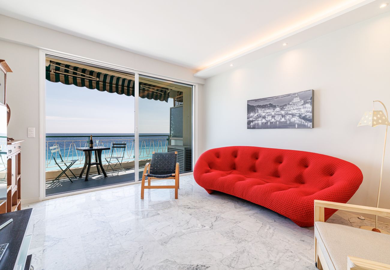 Appartement à Nice - Vue Mer Panoramique 2 Pièces Promenade des Anglais