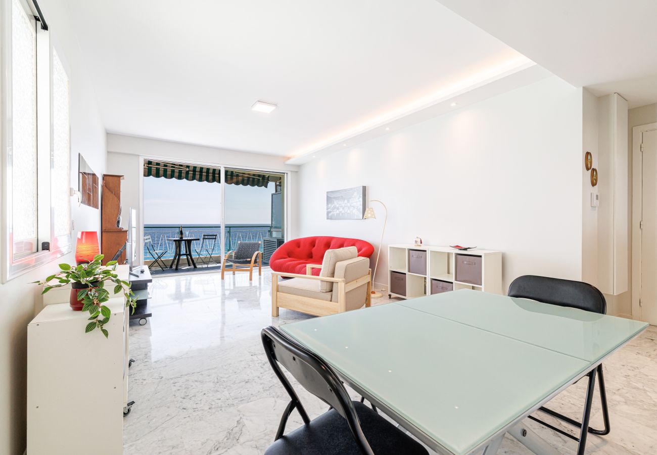 Appartement à Nice - Vue Mer Panoramique 2 Pièces Promenade des Anglais
