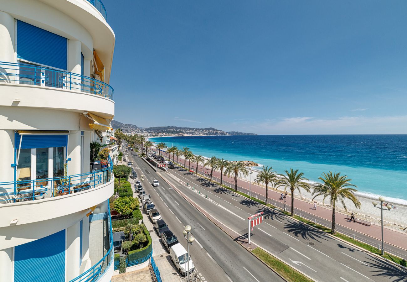 Appartement à Nice - Vue Mer Panoramique 2 Pièces Promenade des Anglais