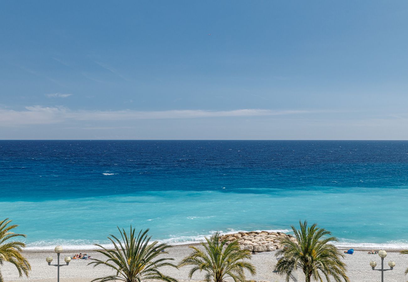 Appartement à Nice - Vue Mer Panoramique 2 Pièces Promenade des Anglais