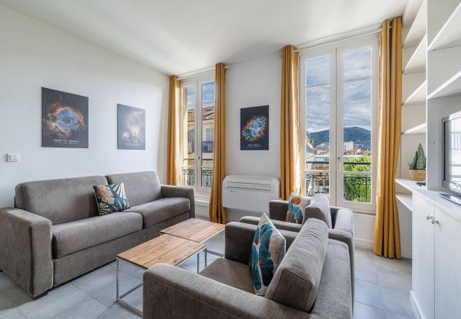 Appartement à Nice - Charmant 2 Pièces en Plein Centre Ville