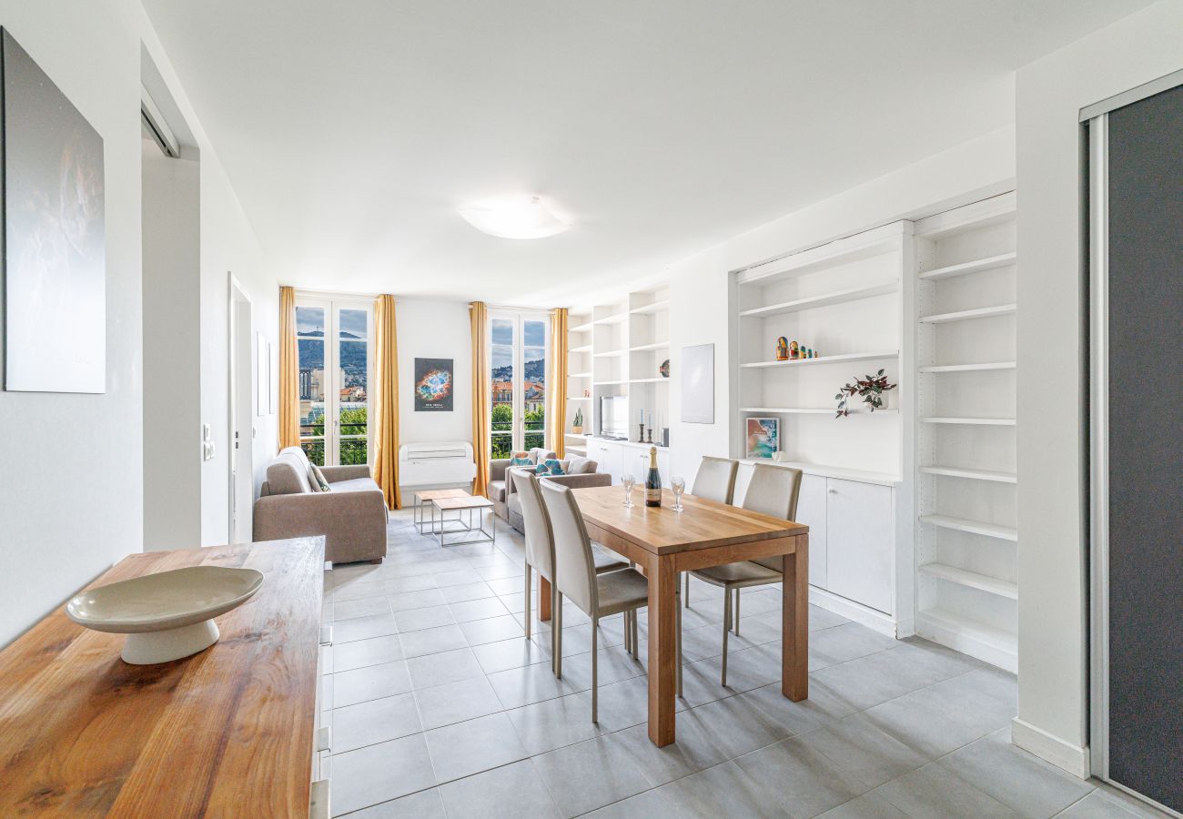 Appartement à Nice - Charmant 2 Pièces en Plein Centre Ville