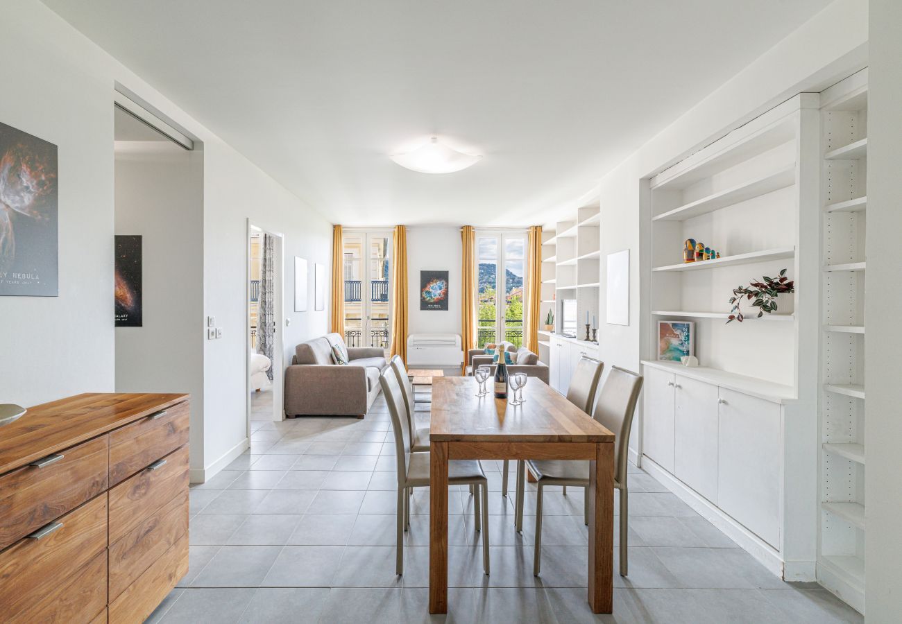Appartement à Nice - Charmant 2 Pièces en Plein Centre Ville