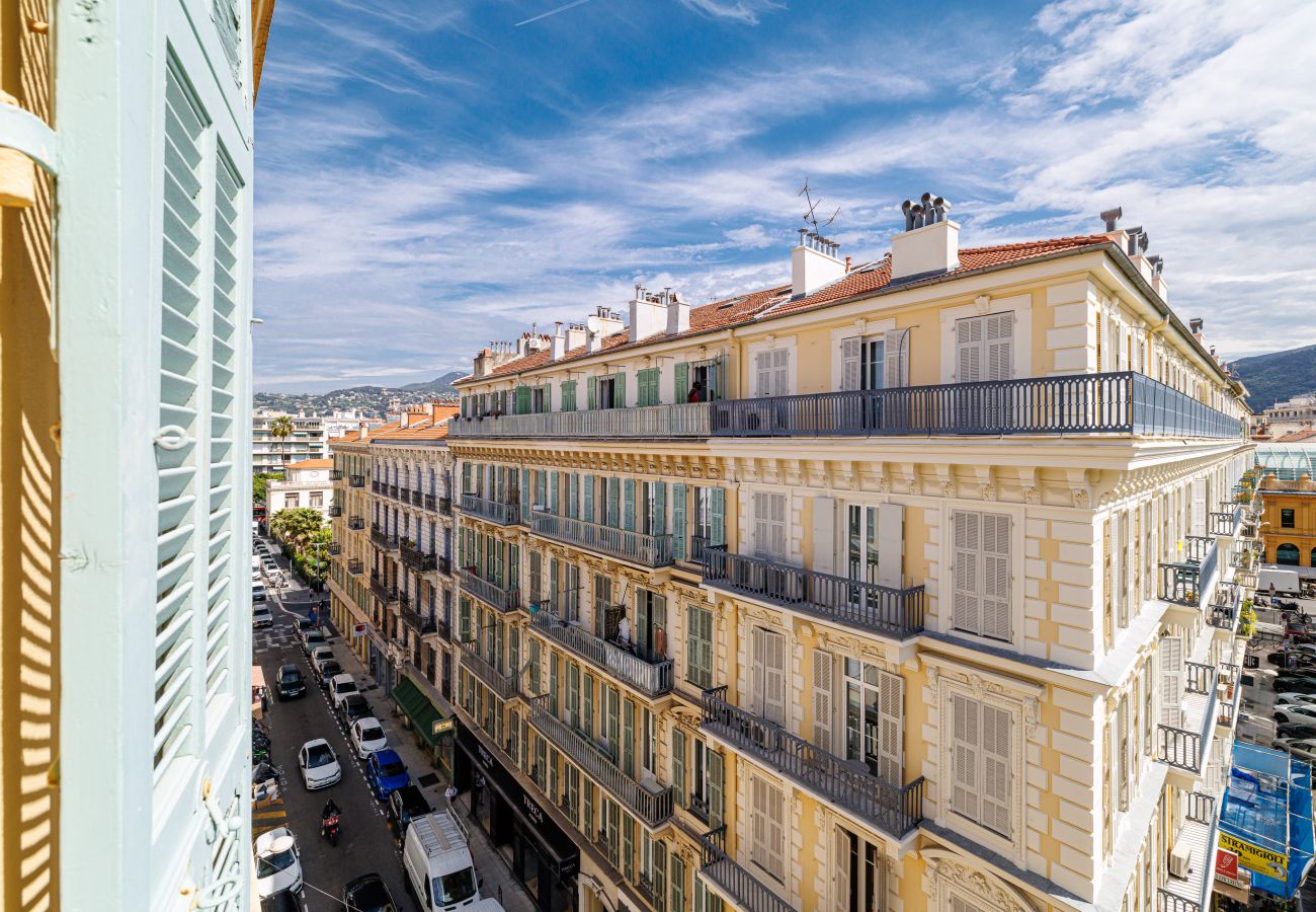 Appartement à Nice - Charmant 2 Pièces en Plein Centre Ville